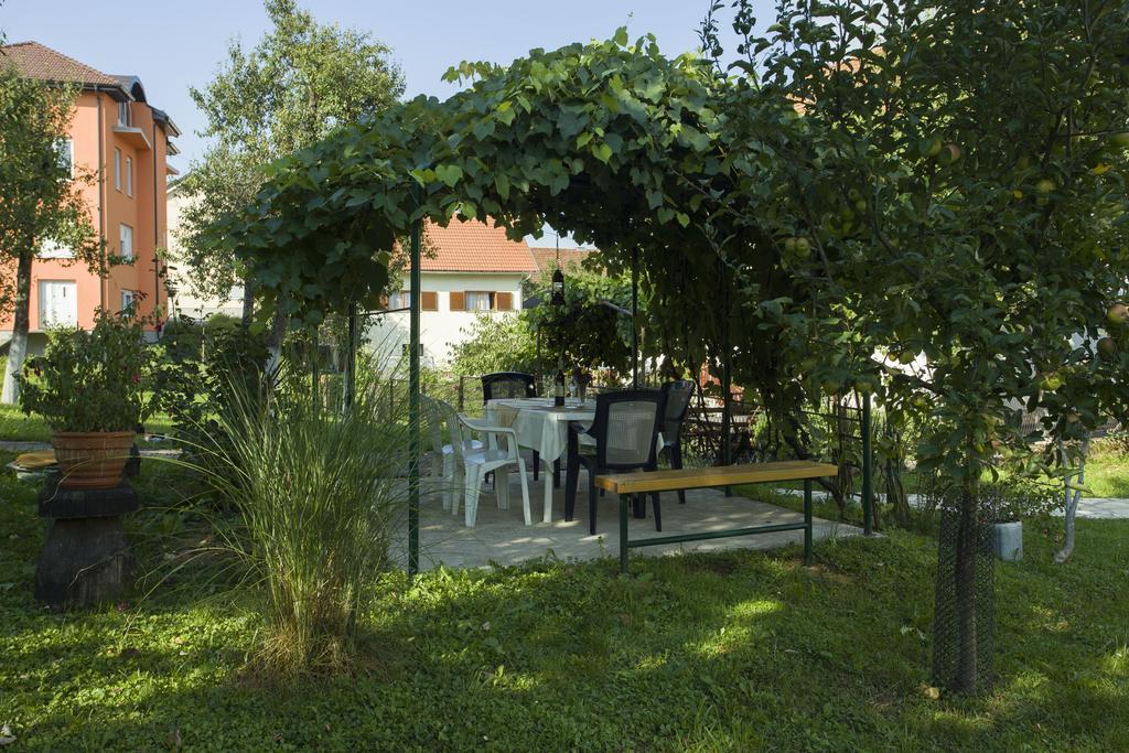 Apartment Garden Slunj Room photo